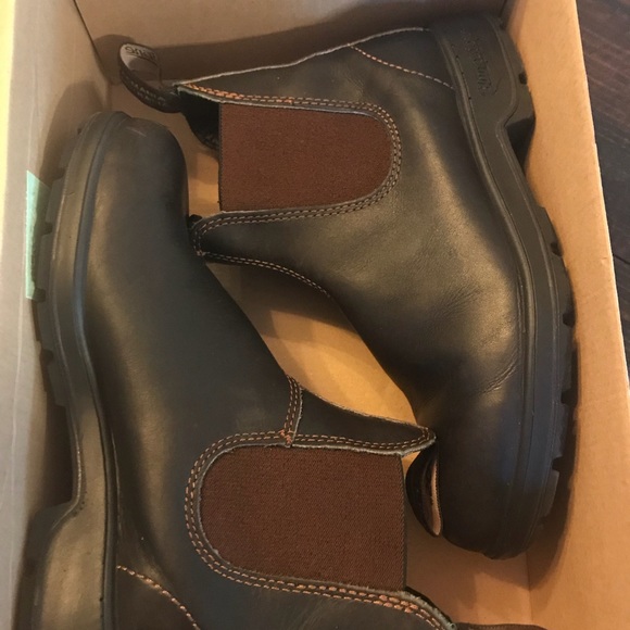 size 8 blundstones